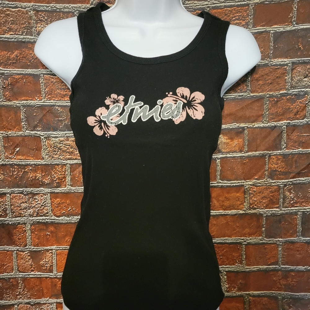 Etnies pink hibiscus tank top